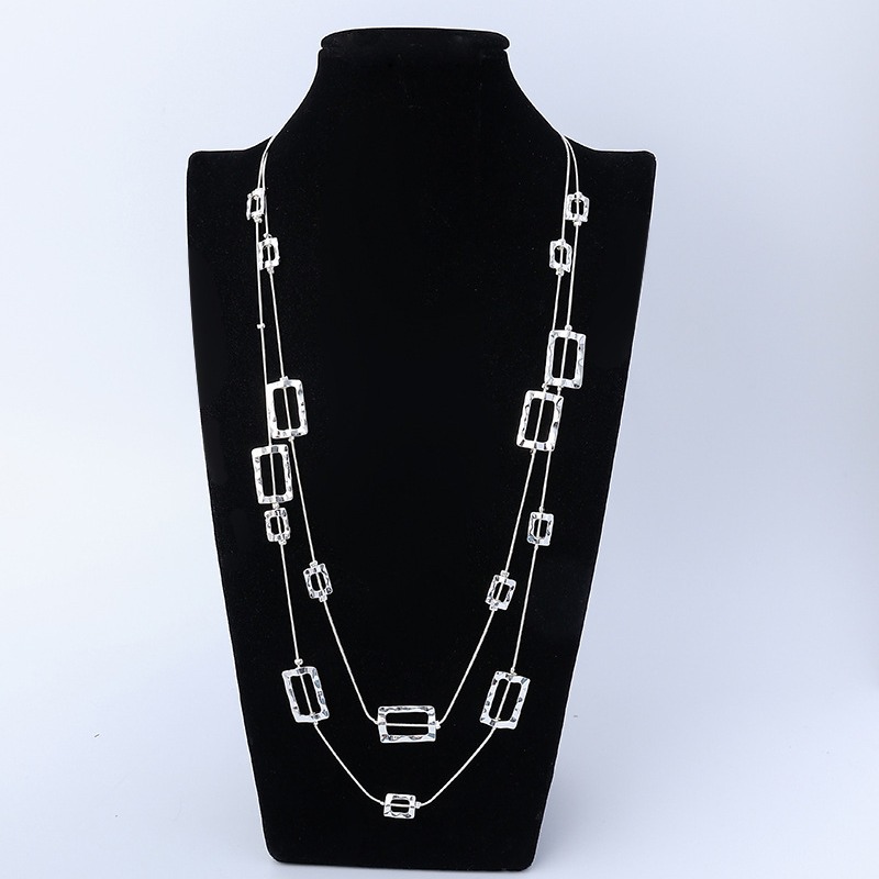 Layered Pendant Necklace Aesthetic - 레이어드된 긴 체인 목걸이, 망치로 두드려