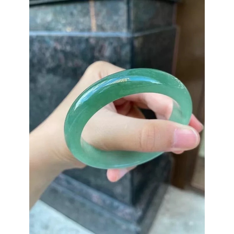 우아한 오일-제이디트 아이스-왁스 질감의 풀 그린 컬러 - Bracelets 리뷰 및 가격